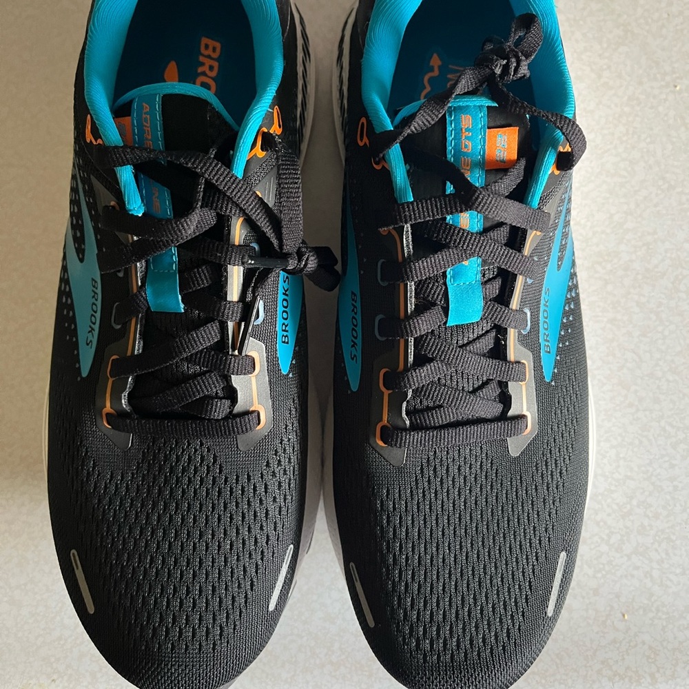 Brooks adrenaline